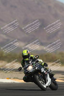 media/Oct-30-2025-Racers Edge (Thu) [[dabbdaf680]]/3-B Group/Session 2 (Turn 14)/